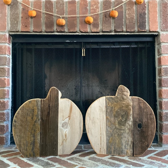 🍂 Reclaimed wood standing pumpkins 🍂 2 AVAILABLE/PRICE IS FOR 1 - Picture 1 of 11